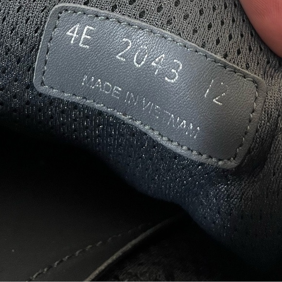 🔥Prada men’s suede w/mesh navy sneaker size 12🔥 - Picture 4 of 5